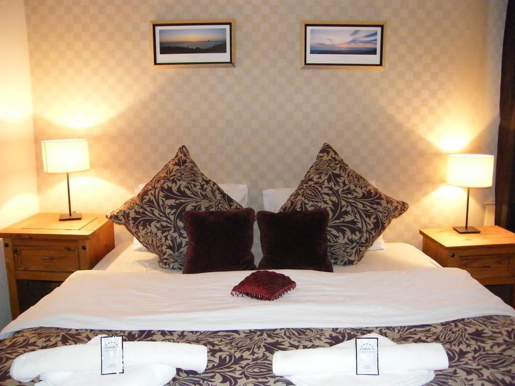 Royal Mile Group Apartments Единбург Стая снимка